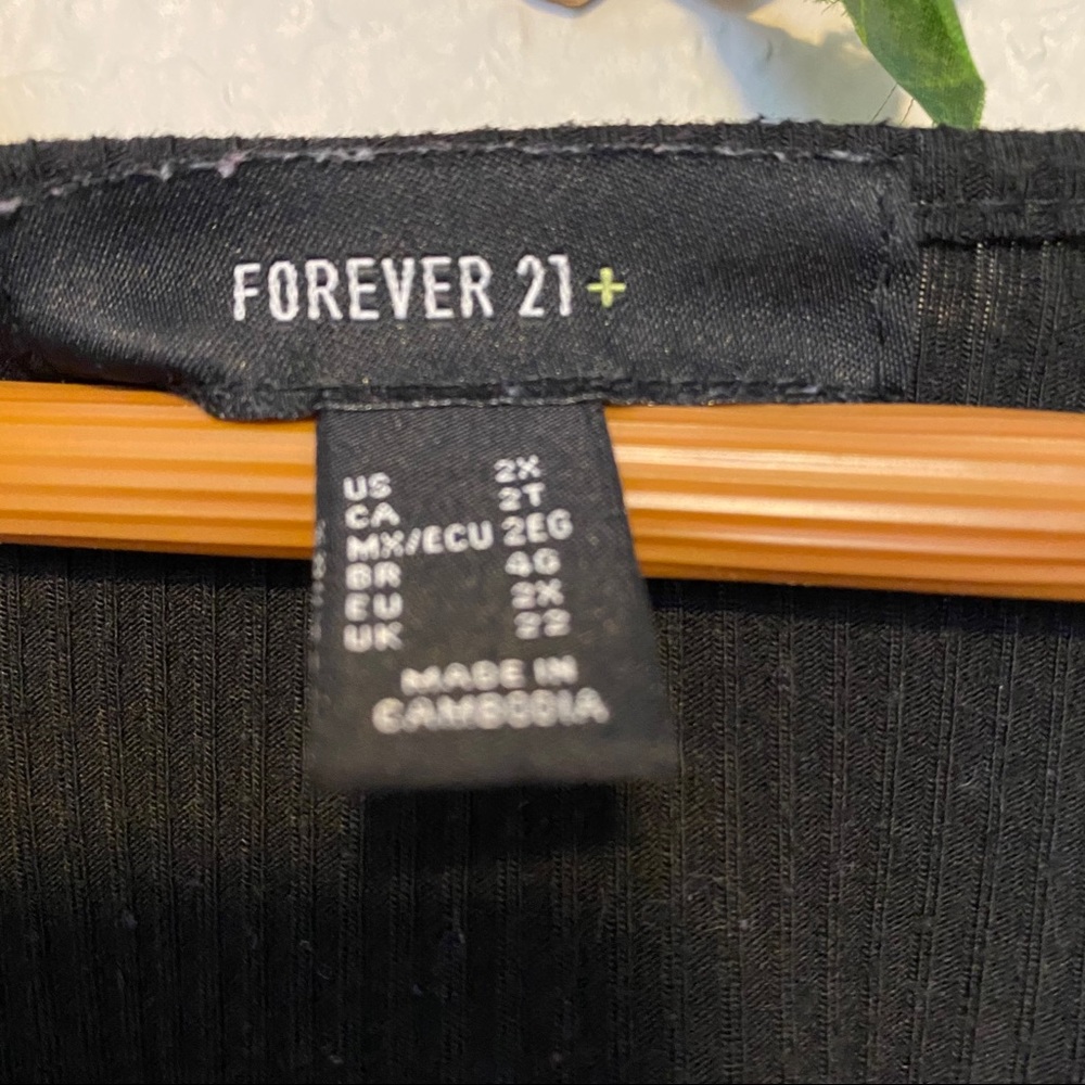 Forever 21 Plus Crop Black Peplum Top - Picture 2 of 3